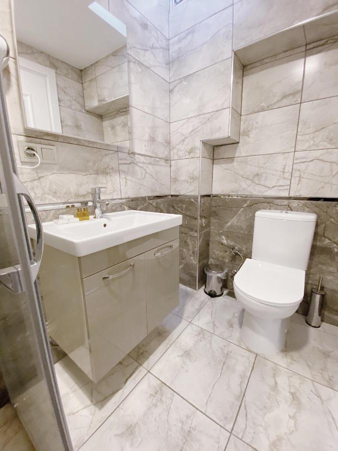 First Apart Apartment Istanbul Exterior photo